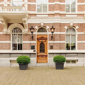 https://pillows-anna-van-den-vondel.utrechthotels.net