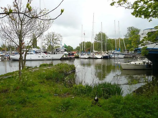 Houseboat Vliegenbos Bed and Breakfast Amsterdam Holland